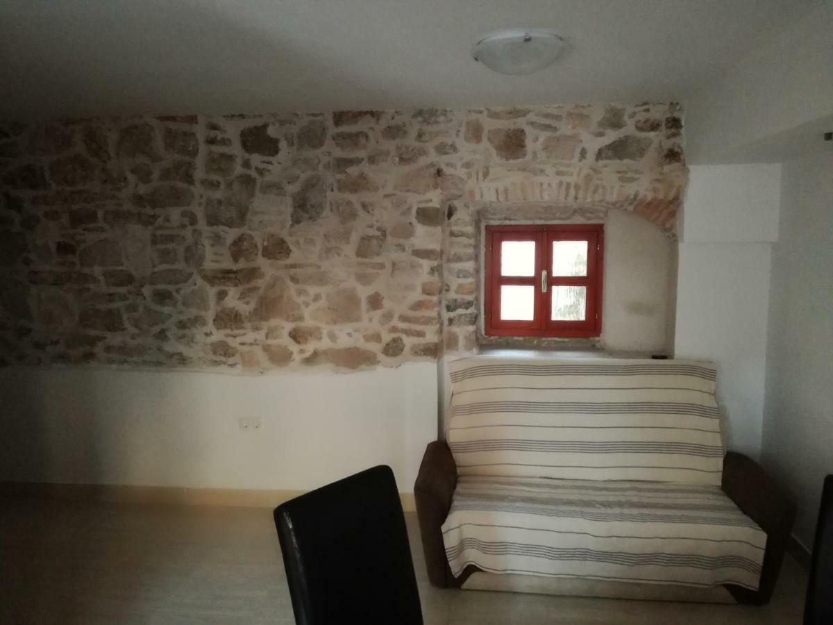 Apartment Ana 2 Sveti Filip i Jakov Eksteriør billede