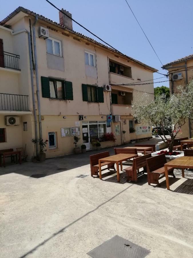 Apartment Ana 2 Sveti Filip i Jakov Eksteriør billede